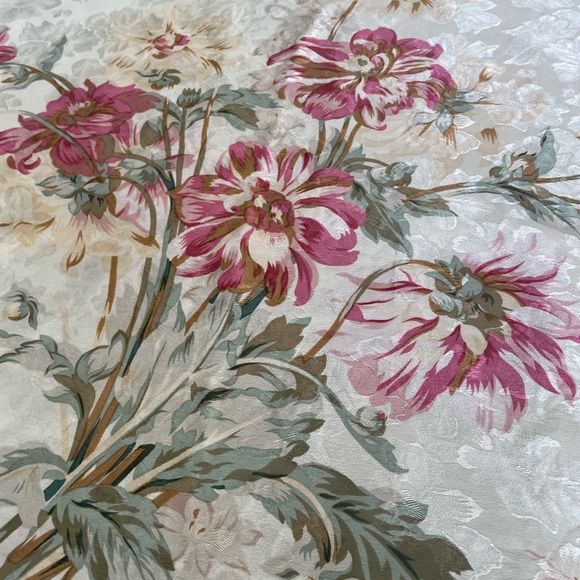 Signature Echo silk scarf - Picture 2 of 4